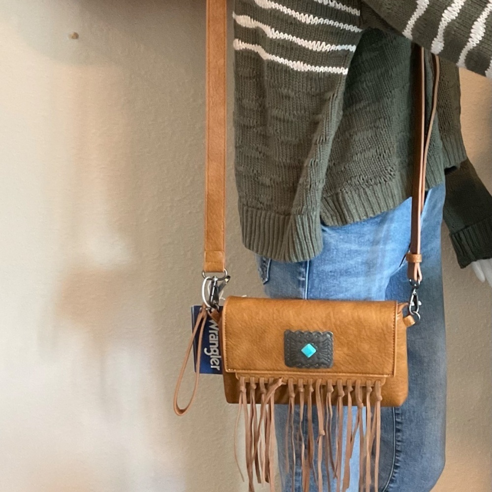 WRANGLER Vegan Leather Fringe Crossbody Purse and Western Wristlet Bag NWT - Picture 2 of 6
